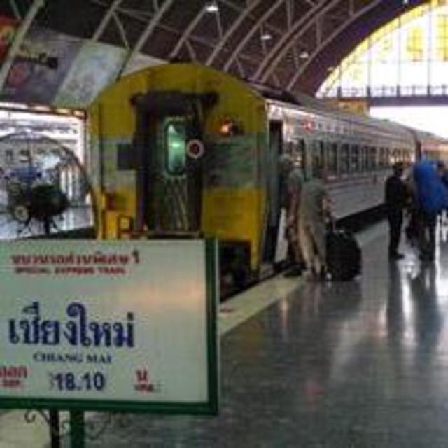 Overnight Sleeper Train from Bangkok to Chiang Mai