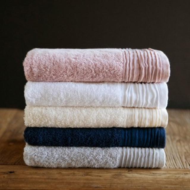 Pleated Towel Set by Nine Space