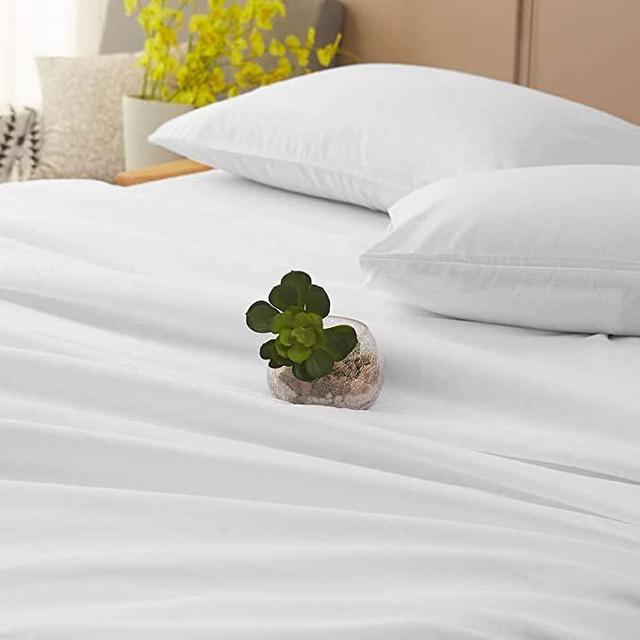 SONORO KATE Bed Sheet Set Super Soft Microfiber 1800 Thread Count Luxury Egyptian Sheets 18-Inch Deep Pocket Wrinkle -4 Piece(Full White)