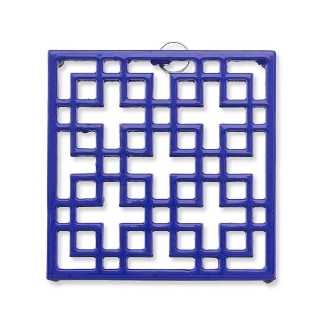 Williams-Sonoma Cast Iron Link Trivet