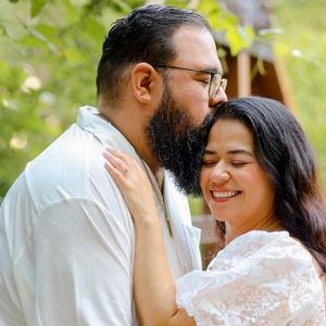 Jonathan Paredez and Paola Llamas's Wedding Registry on Zola