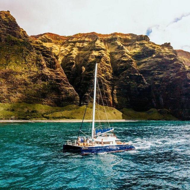 Na Pali Coast Boat Tour