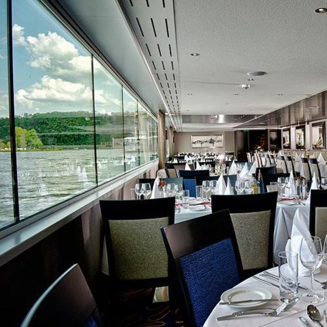 Dining cruises