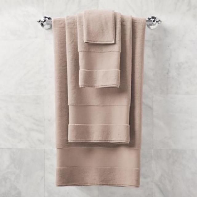 Frontgate Resort Cotton Bath Towel in Ash Rose