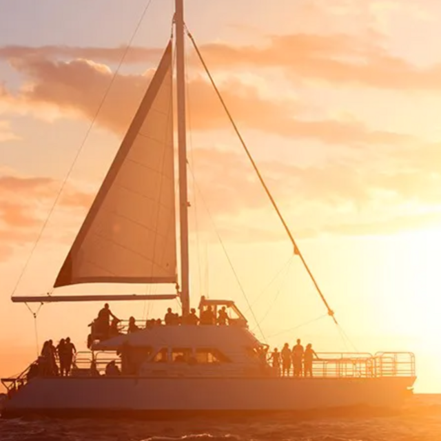 Kauai Sunset and Snorkel Tour to the Nā Pali Coast