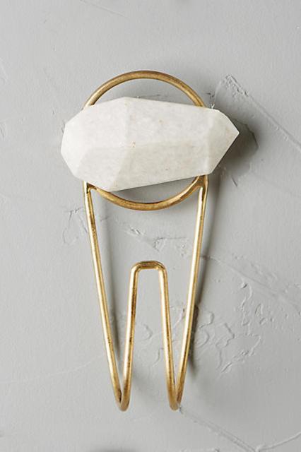 Cleaved Totem Hook
