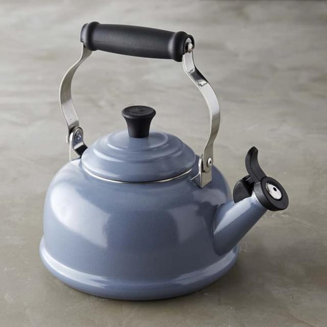 Le Creuset Whistling Kettle, Matte Mineral Blue
