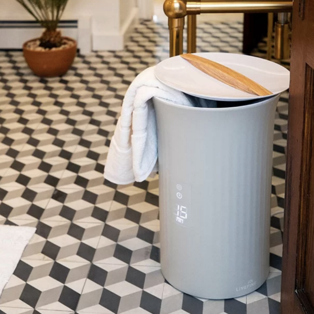 Free Standing Electric Towel Warmer