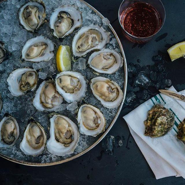 Freshly Chucked Oyster Dinner in Arcachon, France