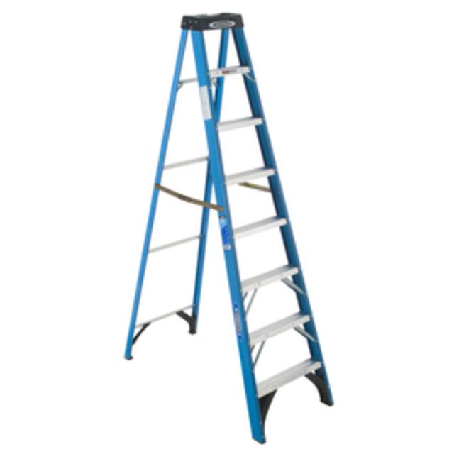 Werner 8-ft Fiberglass 250-lb Type I Step Ladder