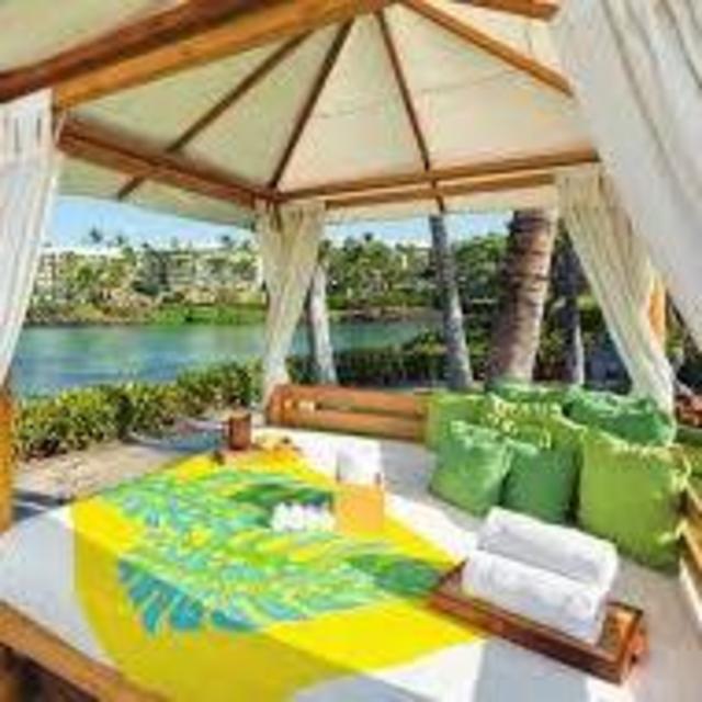 "Cabana Magic" Tropical Treats,  Luxury Day Bed Ka Moana (The Ocean)