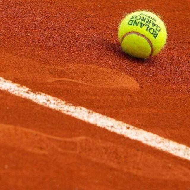 Lessons on the legendary French "Terre Battue"