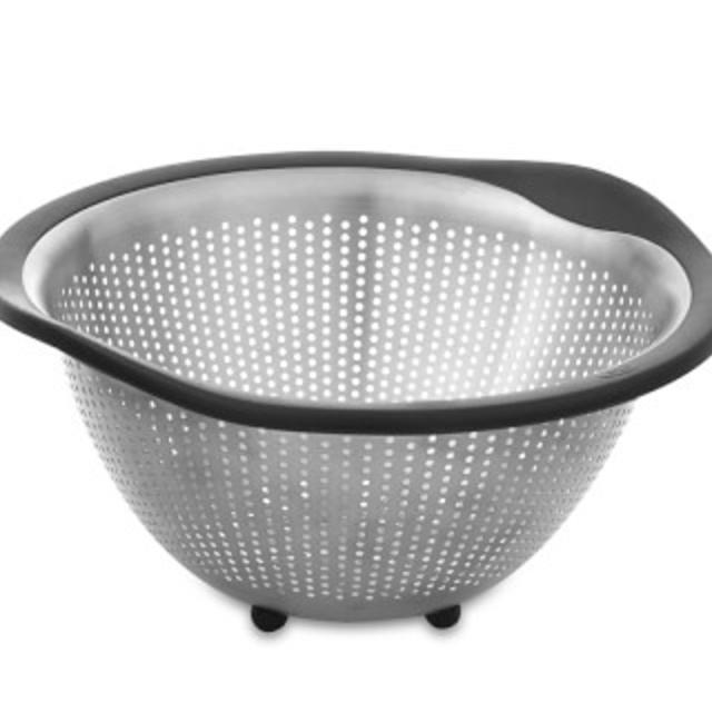 OXO Stainless Steel Colander, 3-Qt.