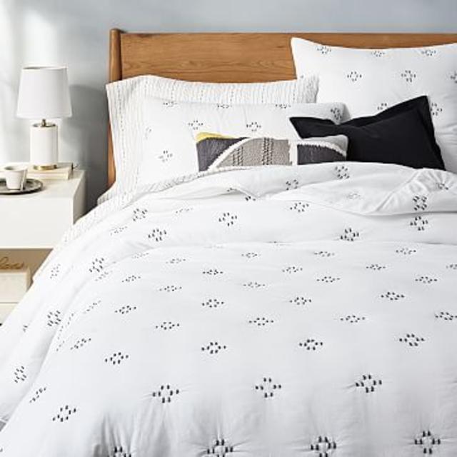 Dash Stitch Quilt + Shams