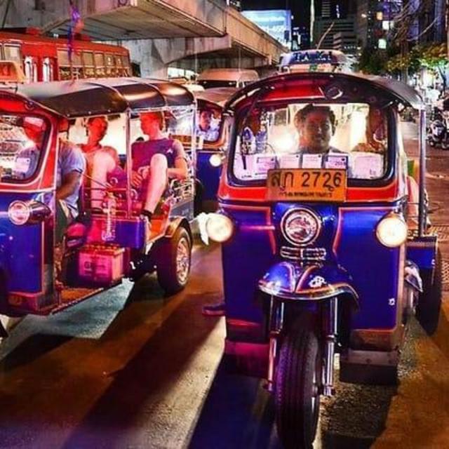 Bangkok Honeymoon Tuk-Tuk Tour