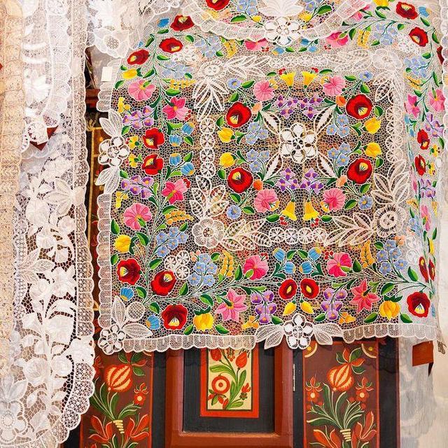 Hungarian lace embroidery