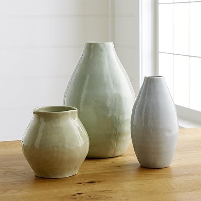 Delia Vases