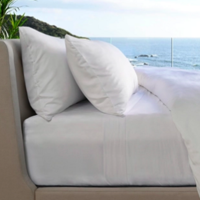 Cariloha Resort Bamboo Queen Bed Sheets in White