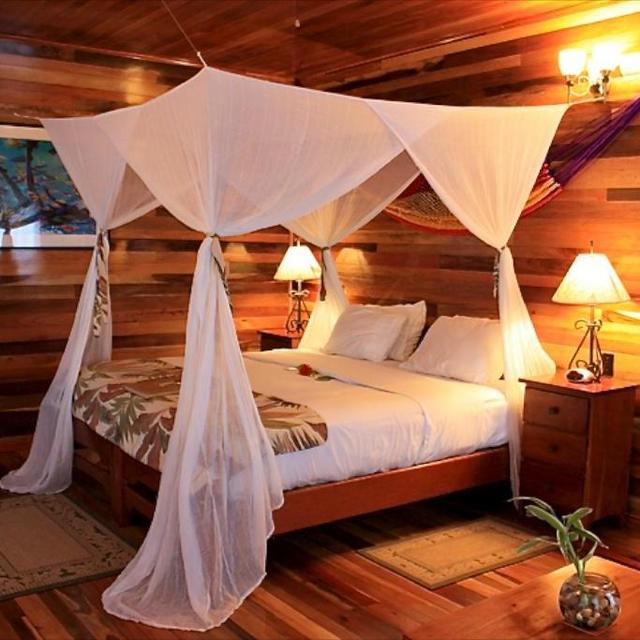 Honeymoon hotel in Belize