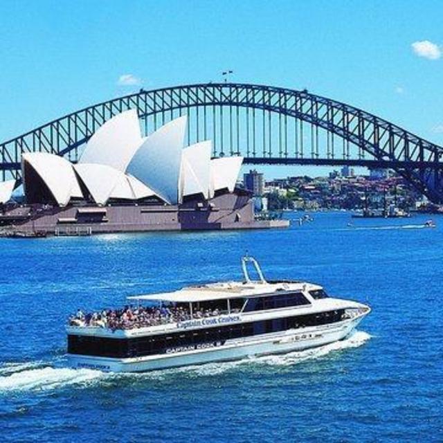 Hop on/off Sydney Harbour Cruise