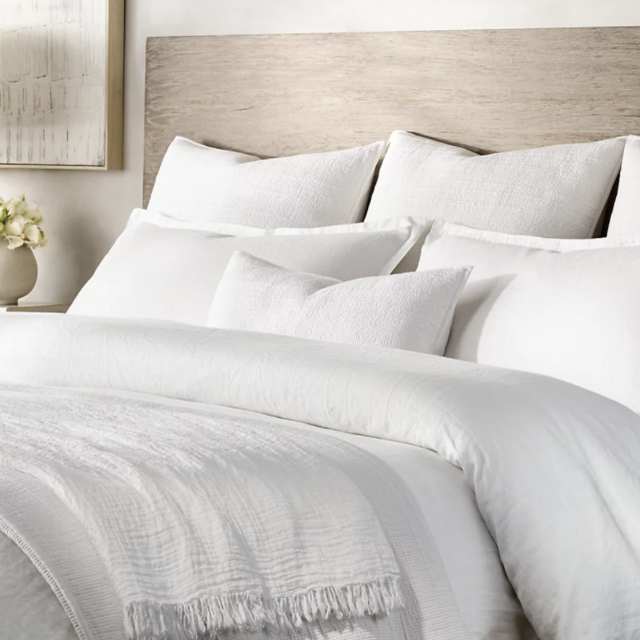 RH - ITALIAN HERITAGE WASHED LINEN SHEET SET