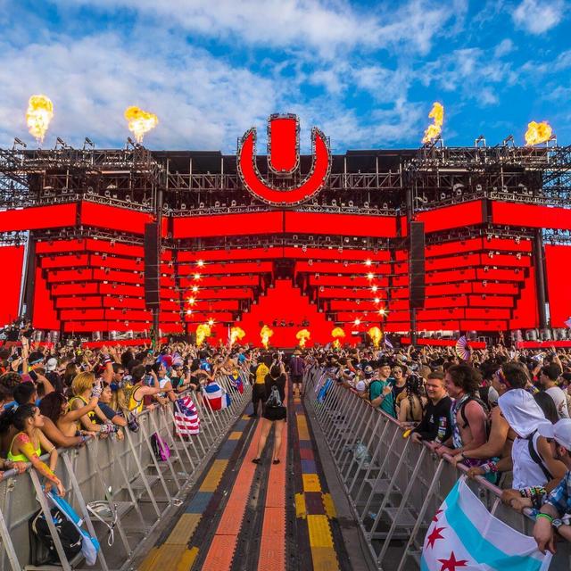 Mini Honeymoon at Ultra Music Festival 2023