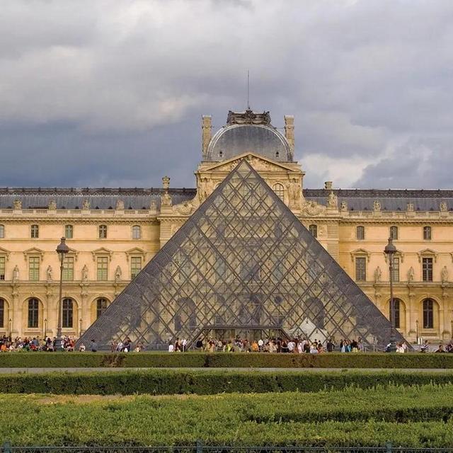 Tickets to the Louvre