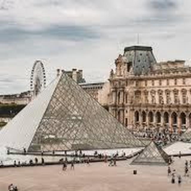 Louvre Tour