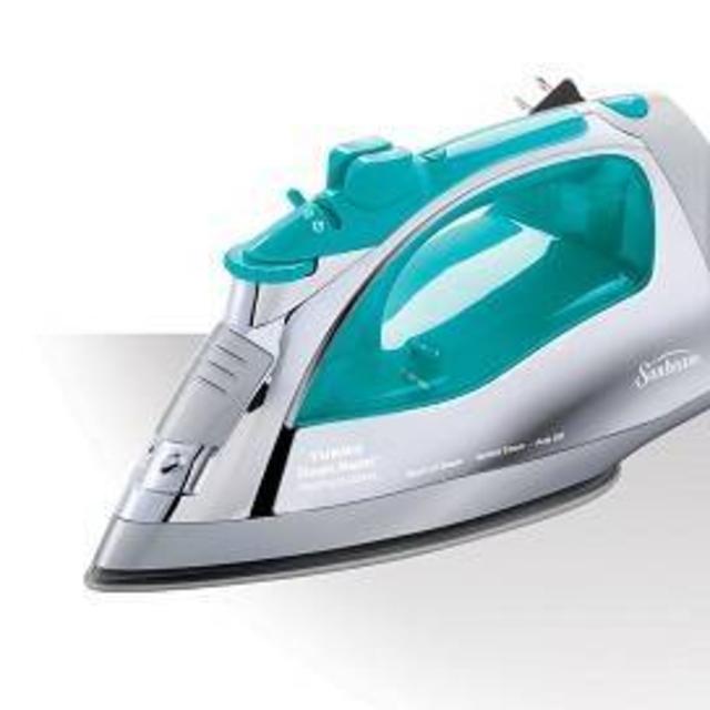 Sunbeam® Steam Master® Iron with Retractable Cord, Chrome & Teal, GCSBSP-201-000 product details page