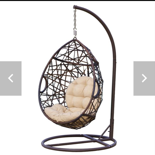 Hanging egg chair
