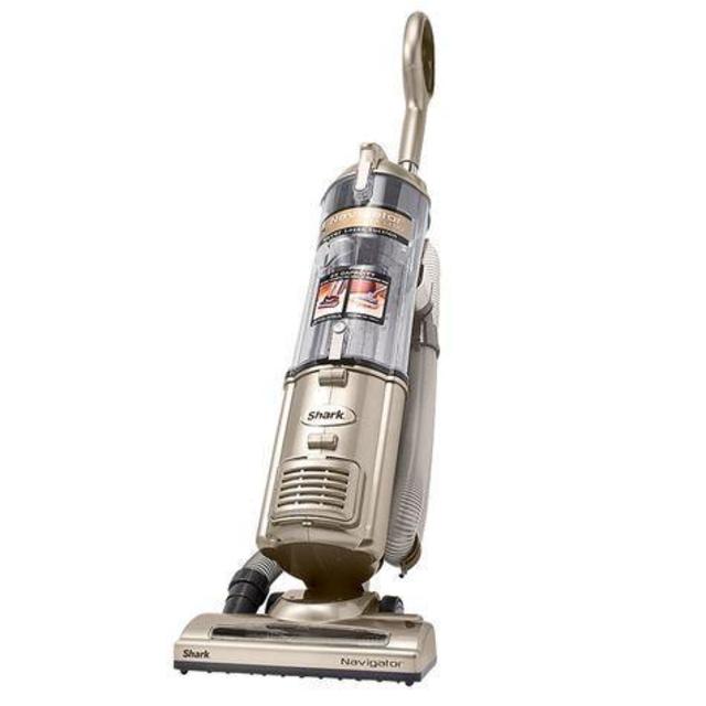 Shark Navigator Deluxe (NV42)