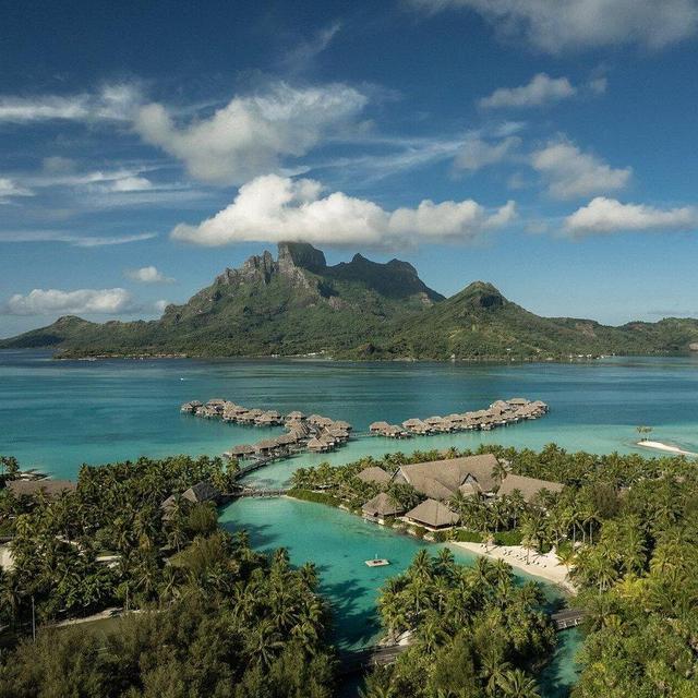 Four Seasons Bora Bora Honeymoon Fund