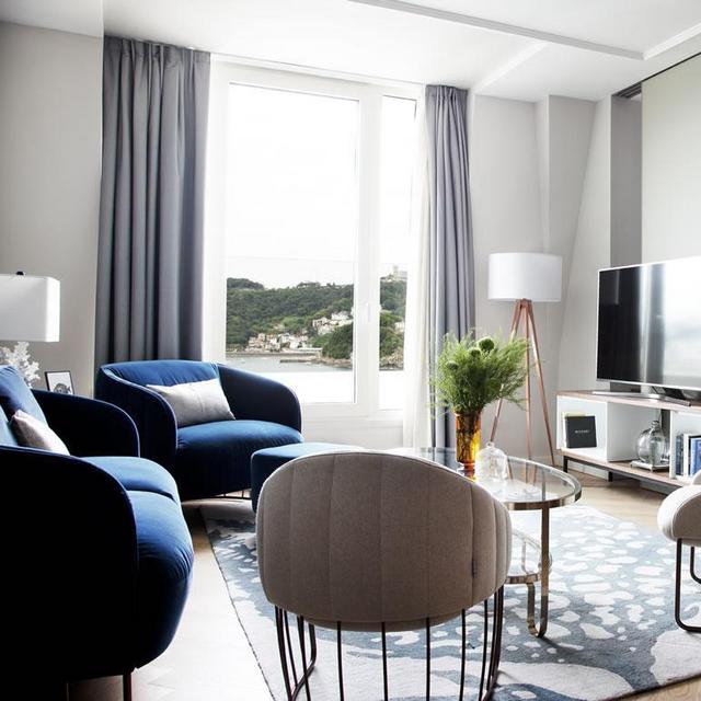 4 Night Stay at the Lasala Plaza Hotel, San Sebatian