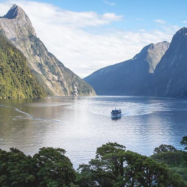 Milford Sound Day Trip/Cruise from Queenstown