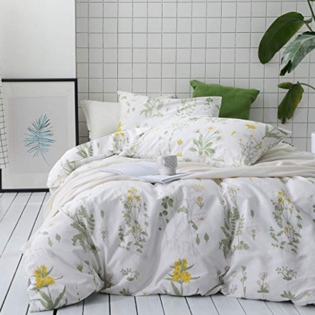 Wake In Cloud - Botanical Duvet Cover Set, 100% Cotton Bedding, Yellow Flowers and Green Leaves Floral Garden Pattern Printed on White (3pcs, Queen Size)