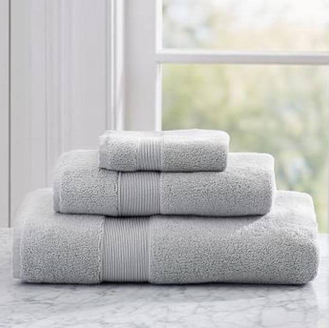 PB Classic 820-Gram Weight Bath Towel, Gray Mist