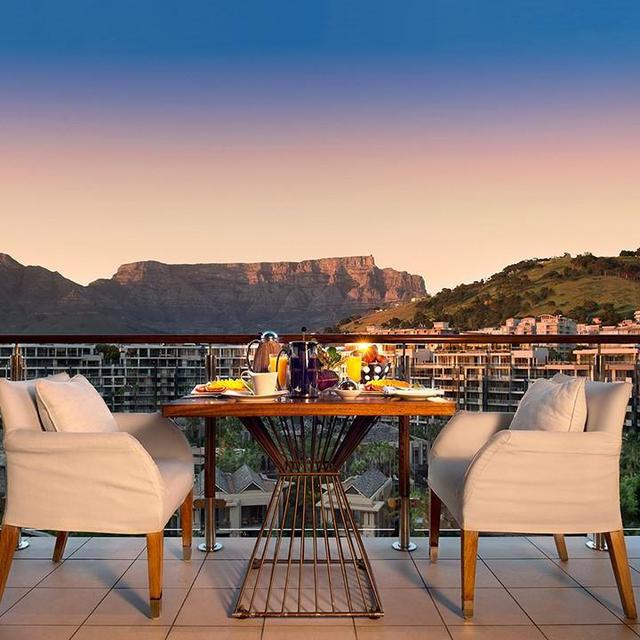 Two Romantic Dinners in Cape Town