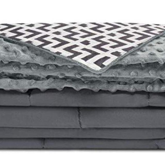Quility Premium Adult Weighted Blanket & Removable Cover | 20 lbs | 86”x92” | for Individual or Couples Between 120-180 lbs | Queen/King Size Bed | Premium Glass Beads | Cotton/Minky | Grey/Chevron