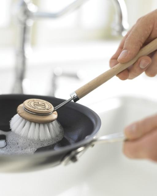 Maier Nonstick Pan Cleaning Brush