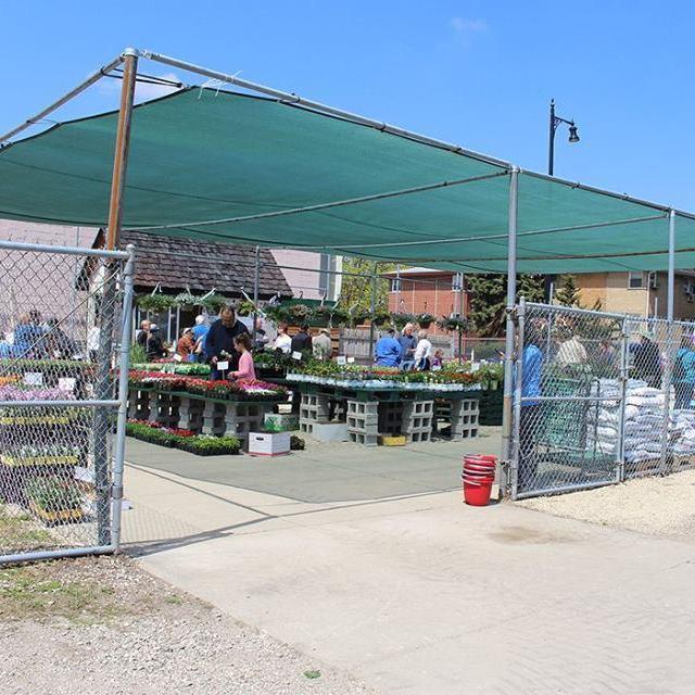 Please Donate to Empowering Gardens