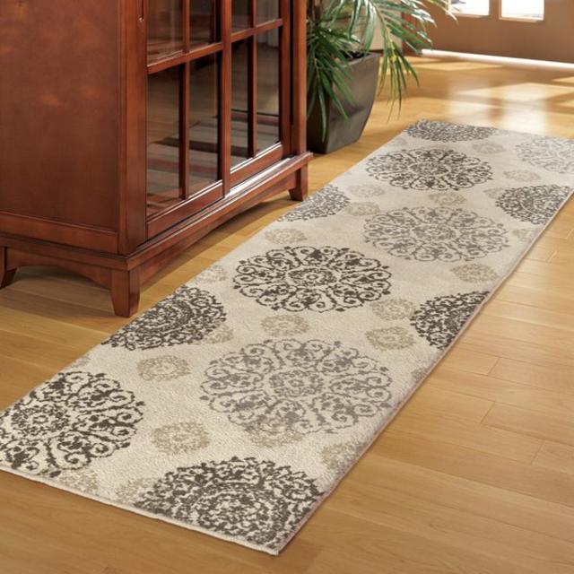Ivory Area Rug - 5'3'' x 7'6''