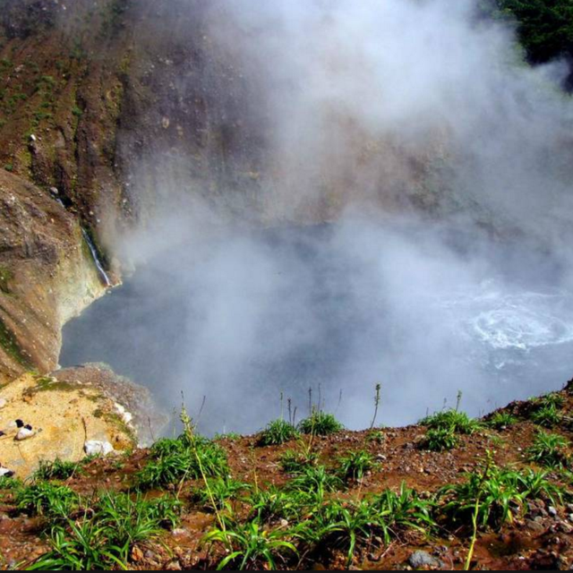 Hike to World's 2nd Largest Boiling Lake (Used to be a Volcano)