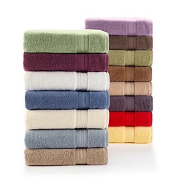 LivingQuarters Spot Stop Bath Towels