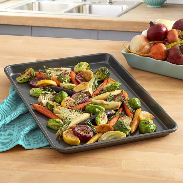 Chicago Metallic Professional Non-Stick Cooking/Baking Sheet, 17-Inch-by-12.25-Inch