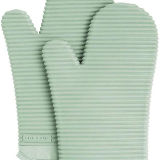 KitchenAid Ribbed Soft Silicone Oven Mitt Set, Pistachio 2 Count
