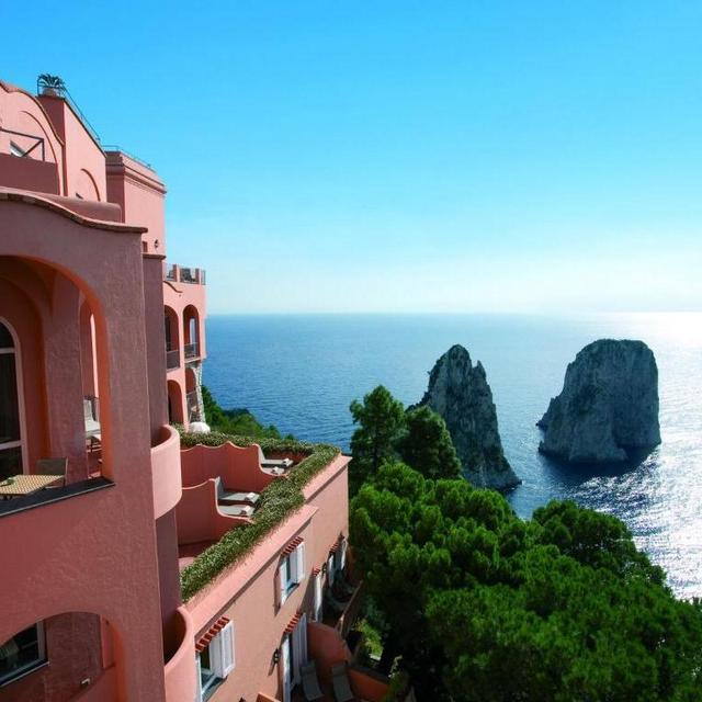 Richard & Kristen Newlyweds Capri Hotel Stay