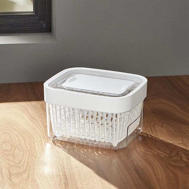 OXO ® 1.6-Qt. Greensaver Produce Keeper