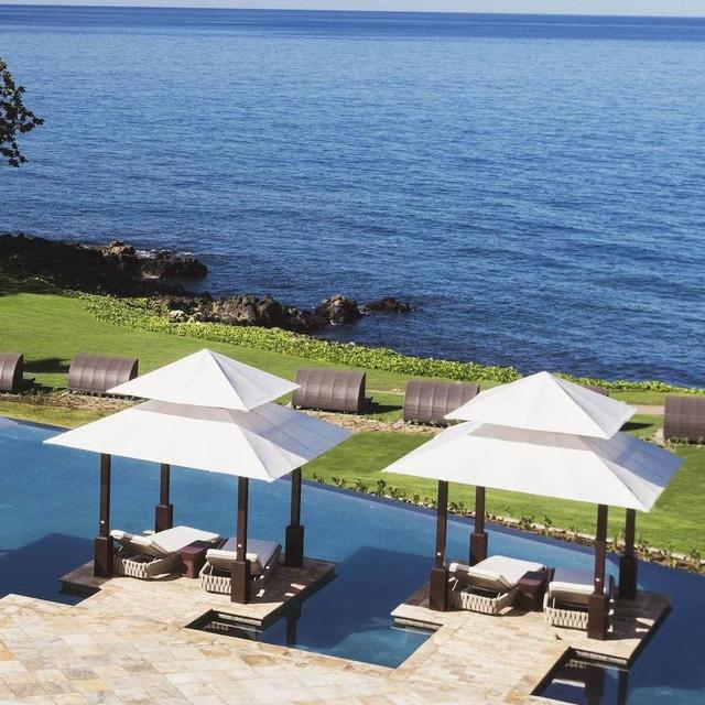 Honeymoon Cabana