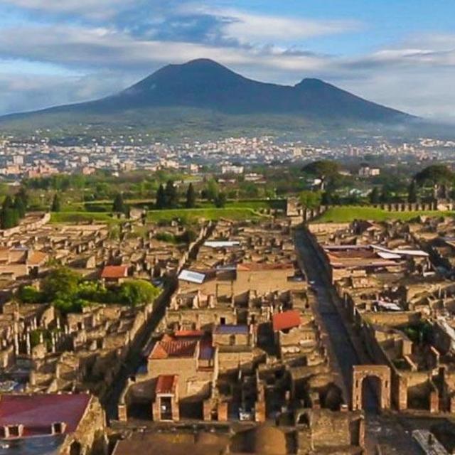 Pompeii Ruins Entrance & Guided Tour