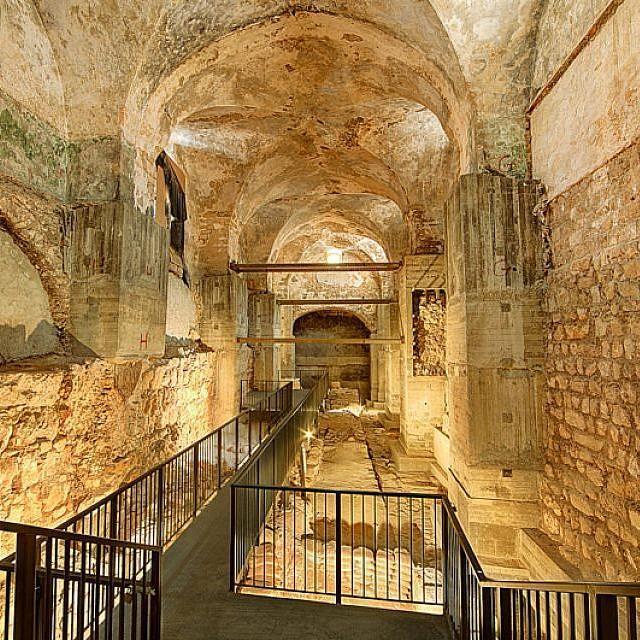 Explore Underground Tunnels of the Western Wall
